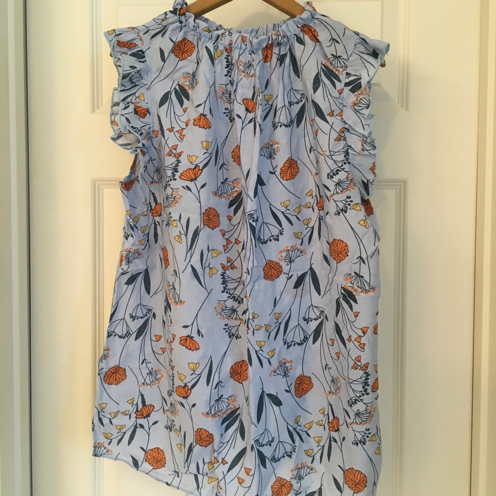 Women’s light blue floral tank top